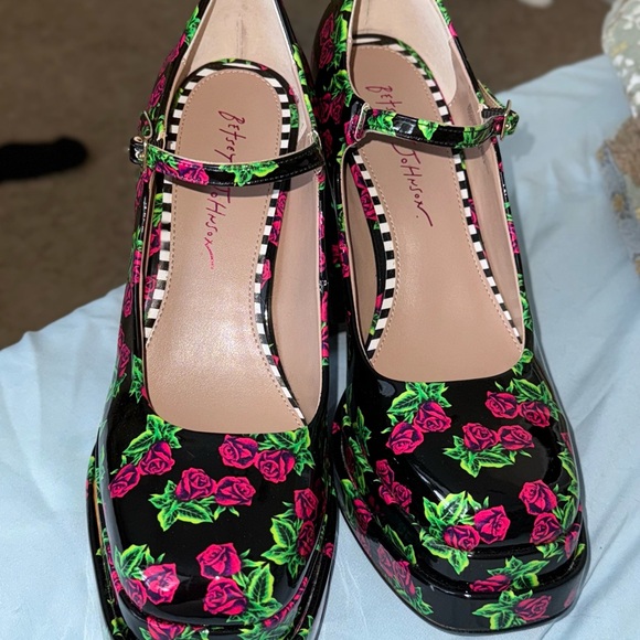 Betsey Johnson Black and Pink Floral Platform Shoes - Picture 2 of 5